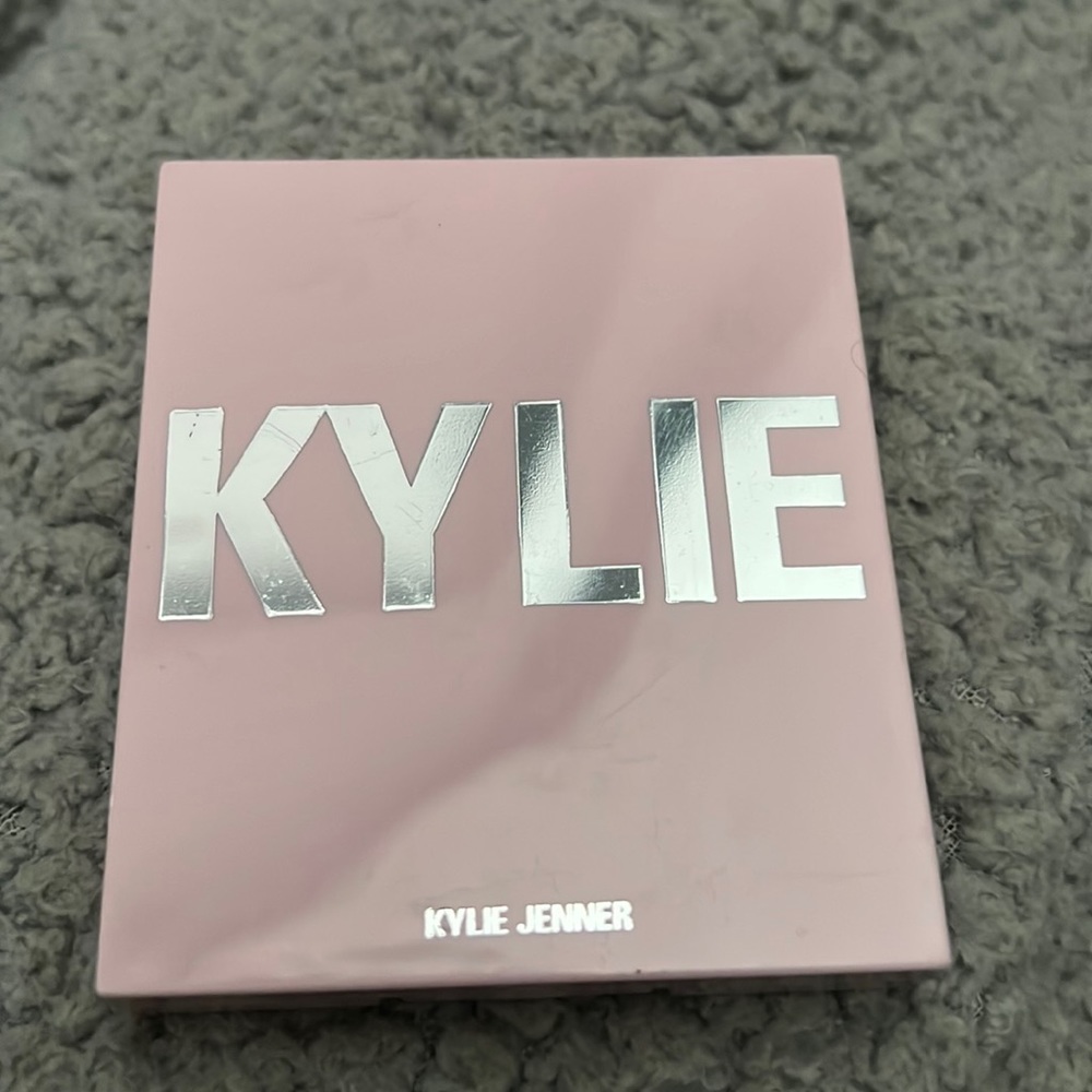 Kylie Jenner Beauty Pressed Bronzing Powder Bronzer Contour Tawny Mami 11g .39oz
